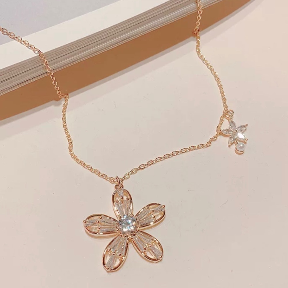 Crystal Flower Necklace - Picture 4 of 4